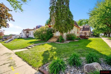 928 N Broad St, Mankato, MN 56001 - photo 2