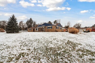 04-3910-Barton-Rd-Lansing-MI-48917-Windo