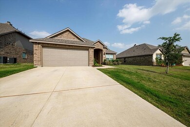 709 Waterford Way, Joshua, TX 76058 - photo 3