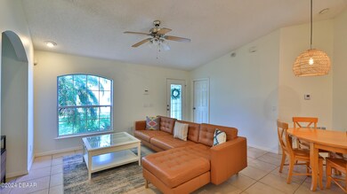 927 N Lake Lindley Dr-11