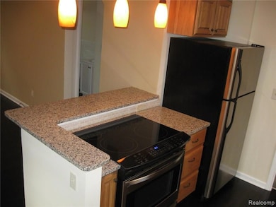 141 Devillen Ave, Royal Oak, MI 48073 - photo 7