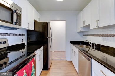 7593 Gales Ct, Manassas, VA 20109 - photo 5