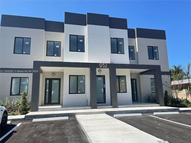 932 SW 10th St unit 3, Hallandale Beach, FL 33009 - photo 2