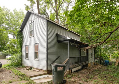 717_719 Davis St-104