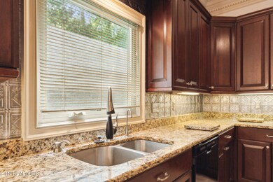 99-web-or-mls-15 Rivers Run Way Oak Ridg