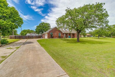 640 Reese Ln, Azle, TX 76020 - photo 2
