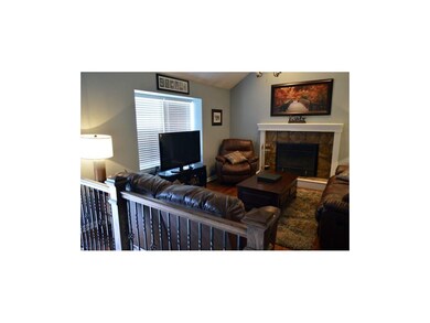 1607 Cove Dr, Raymore, MO 64083 - photo 3