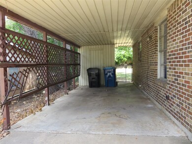 908 Leeper Dr, Denison, TX 75020 - photo 4