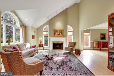 8536 Hill Spring Dr, Lutherville Timonium, MD 21093 - photo 4