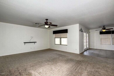 Great Room to Eat in Kitchen