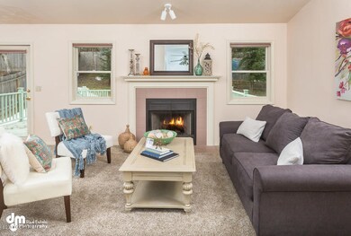 Living Room_DMD_7807-SMALL