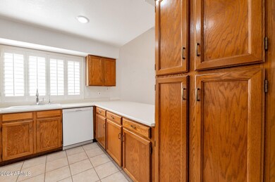 8884 S Drea Ln, Tempe, AZ 85284 - photo 5