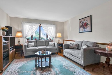 917 Claridge Dr Spring Lake NJ-large-006