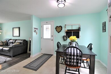 8306 Roseborough Rd, Louisville, KY 40228 - photo 7