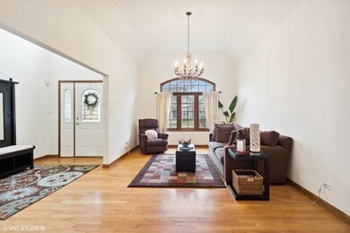 386 N Larch Ave, Elmhurst, IL 60126 - photo 3