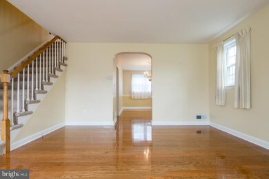 929 Palladi Dr, Halethorpe, MD 21227 - photo 5