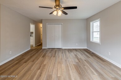 725 Dennis Rd, Jacksonville, NC 28546 - photo 6