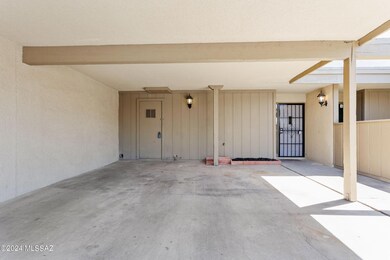 5_1547 e prince rd -28