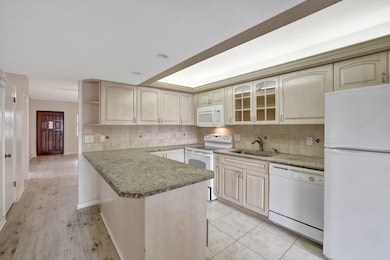 917 NE 16th Ave unit 7, Fort Lauderdale, FL 33304 - photo 3