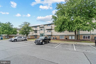 19613 Gunners Branch Rd, Germantown, MD 20876 - photo 2