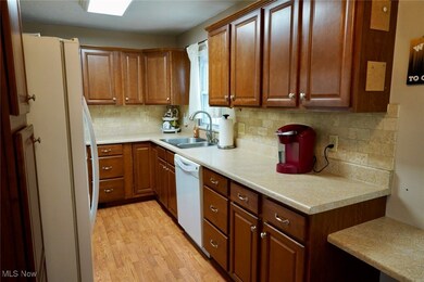 2692 Robindale Ave, Akron, OH 44312 - photo 7