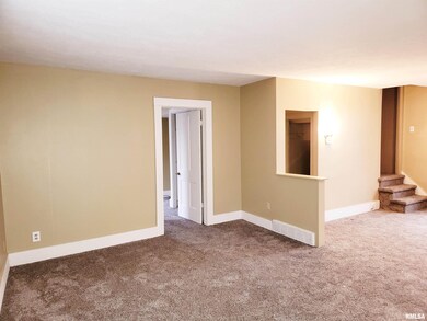 414 S Mclean St, Lincoln, IL 62656 - photo 3