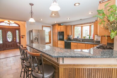 Kitchen & Entry