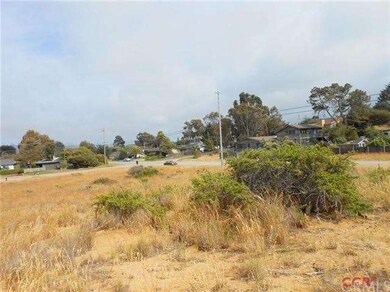 Looking at the corner of 14th and Paso Robles Stre