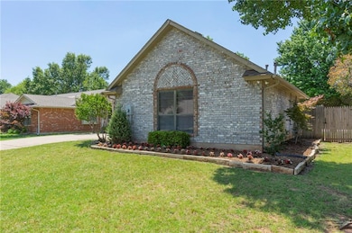 1609 Simon Ave, Edmond, OK 73003 - photo 3