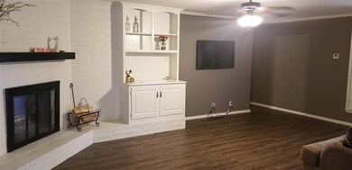 105 S Sendero Dr, Decatur, TX 76234 - photo 2