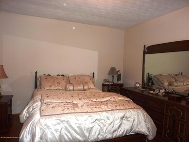 1377 Watson St, Scranton, PA 18504 - photo 6