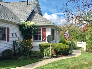 This beautiful entryway welcomes your guests. The 
