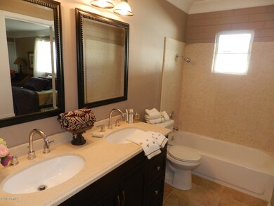 Master Bathrom