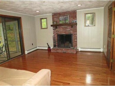 305 Bennett St, Wrentham, MA 02093 - photo 4