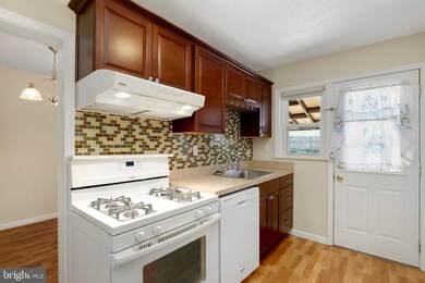 1255 Brewster St, Halethorpe, MD 21227 - photo 5