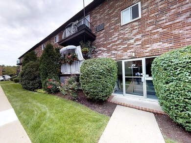 39 Westgate Rd unit 4, Chestnut Hill, MA 02467 - photo 5