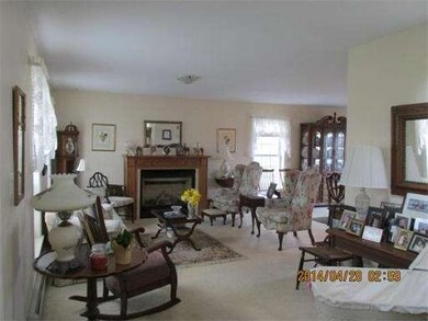 215 Dresser Hill Rd, Dudley, MA 01571 - photo 6