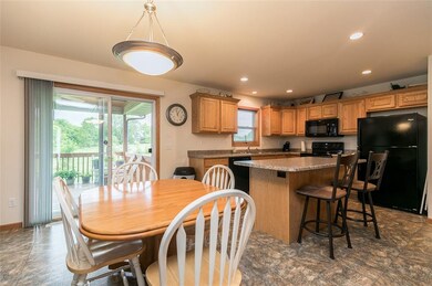 3034 Riviera St SW unit A, Cedar Rapids, IA 52404 - photo 6