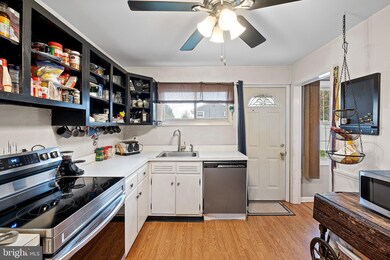 13 N Avon Dr, Claymont, DE 19703 - photo 7