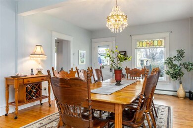 25 Pleasant St, Essex Junction, VT 05452 - photo 2