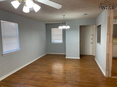 1302 Montgomery St, Wichita Falls, TX 76302 - photo 4