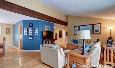 Living Area (3)