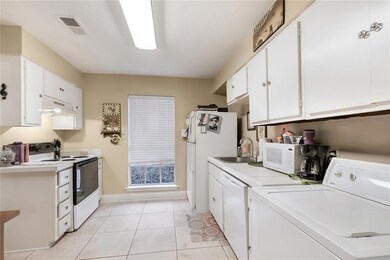 Clean & bright, low maintenance kitchen comes with