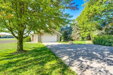 2662 Mount Eaton Rd, Orrville, OH 44667 - photo 5