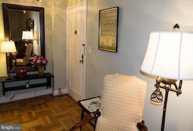 221 Ridgemede Rd unit 206, Baltimore, MD 21210 - photo 2