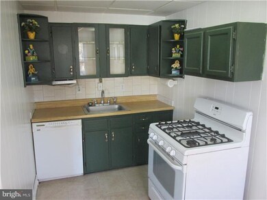 744 Crescent Dr, Glenolden, PA 19036 - photo 6