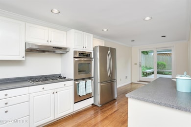 26 Lockwood Dr, Old Greenwich, CT 06870 - photo 3