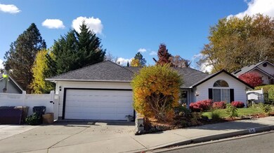 34 SW Leonard St, Grants Pass, OR 97526 - photo 2