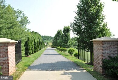 12900 Lewisdale Rd, Clarksburg, MD 20871 - photo 2