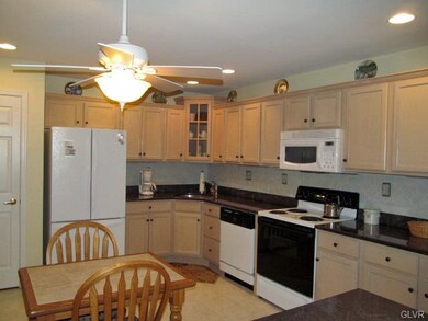 283 Park Ridge Dr, Easton, PA 18040 - photo 4